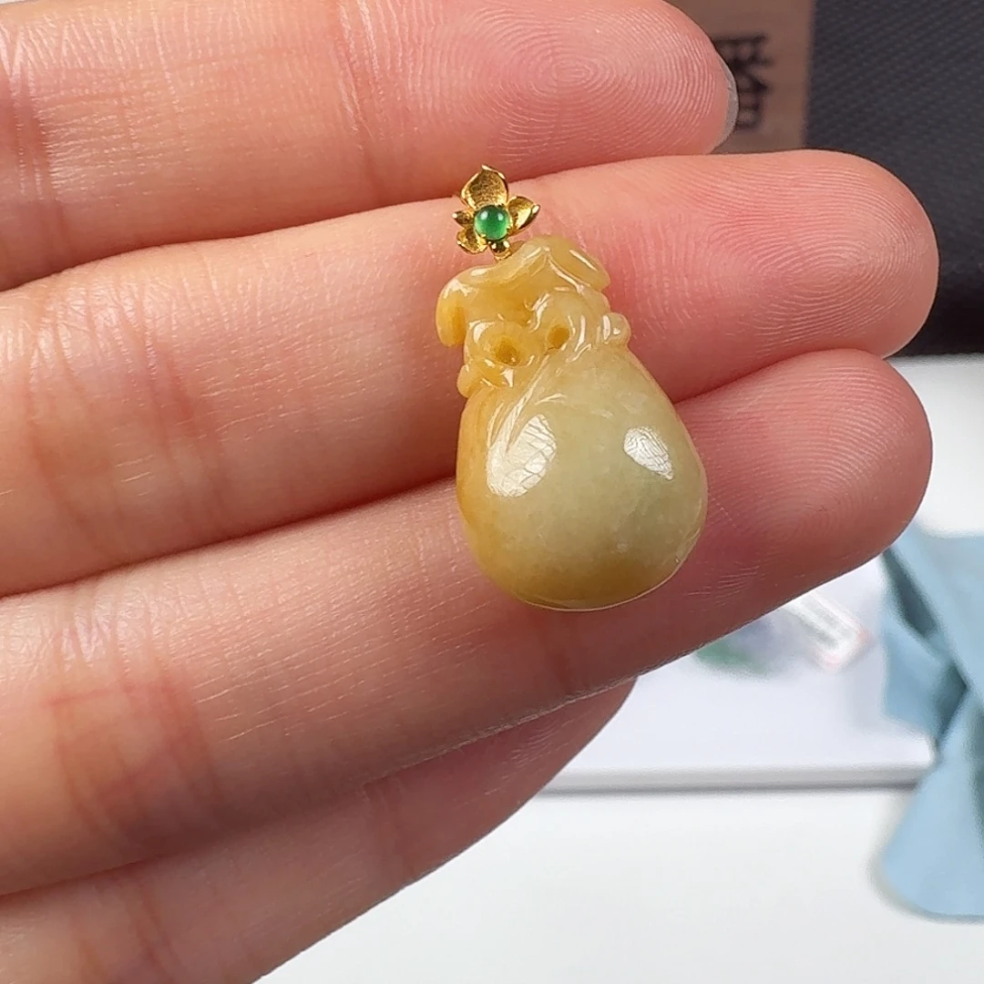 翡翠18K金镶嵌颈饰