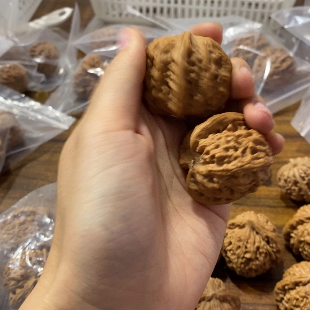 文玩核桃吊坠好****过野狼80