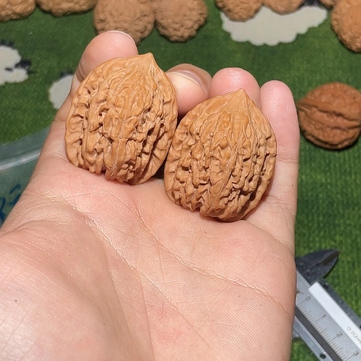 文玩核桃把件32太行鸡心货头无黄无修