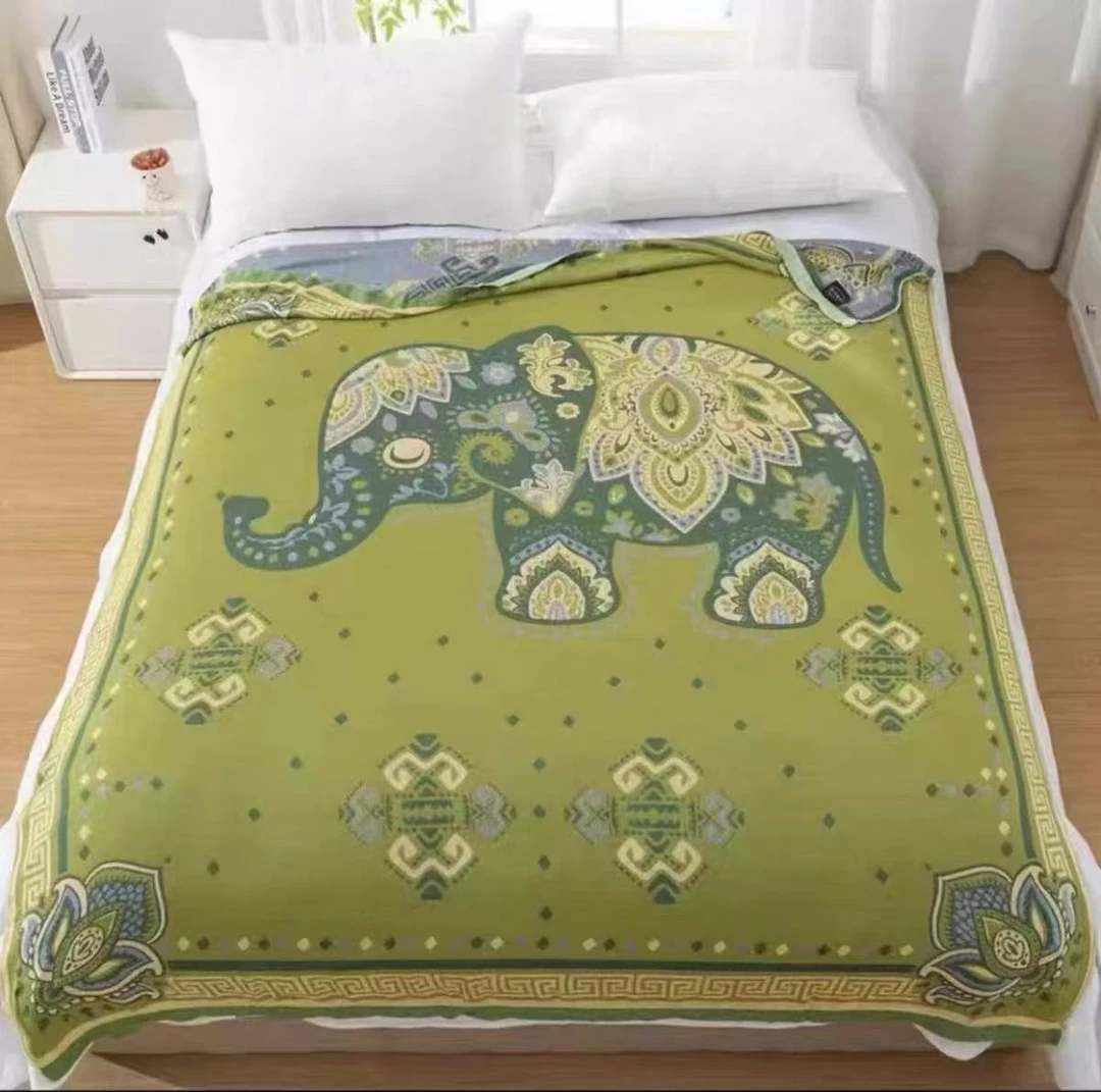 Z788 双层竹纤维冷感毯夏季绿色大象被