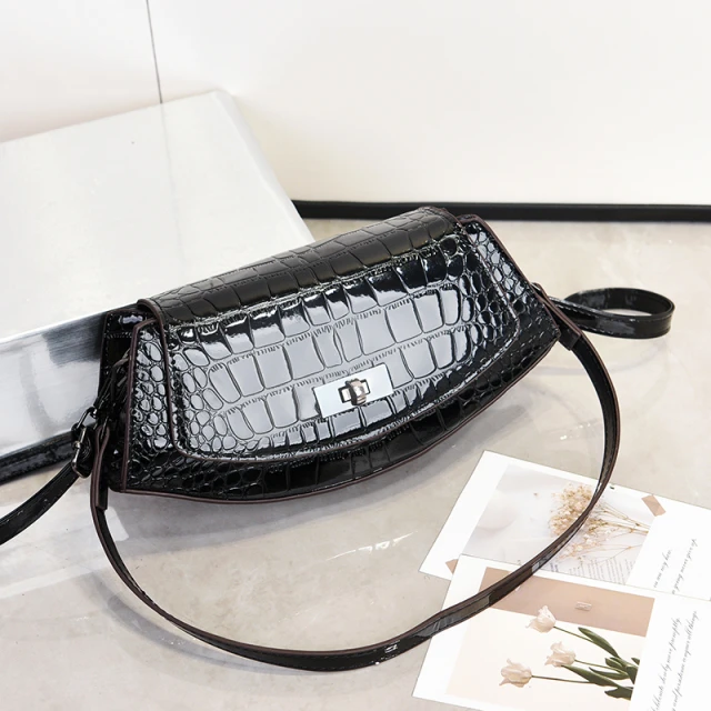 小众原创独特设计高级感腋下包时尚个性漆皮女包鳄鱼纹单肩斜挎包