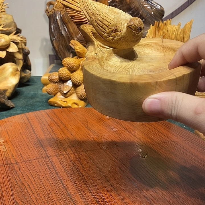 梧***下香榧木烟灰缸