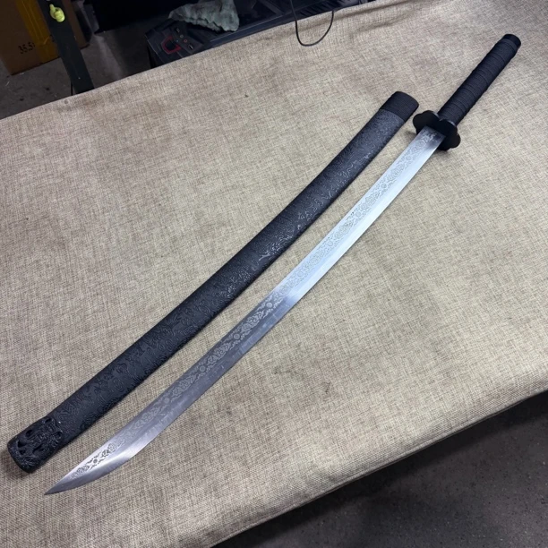1086 龙泉昊天宝剑高锰钢绣春刀 实木包皮鞘未开刃