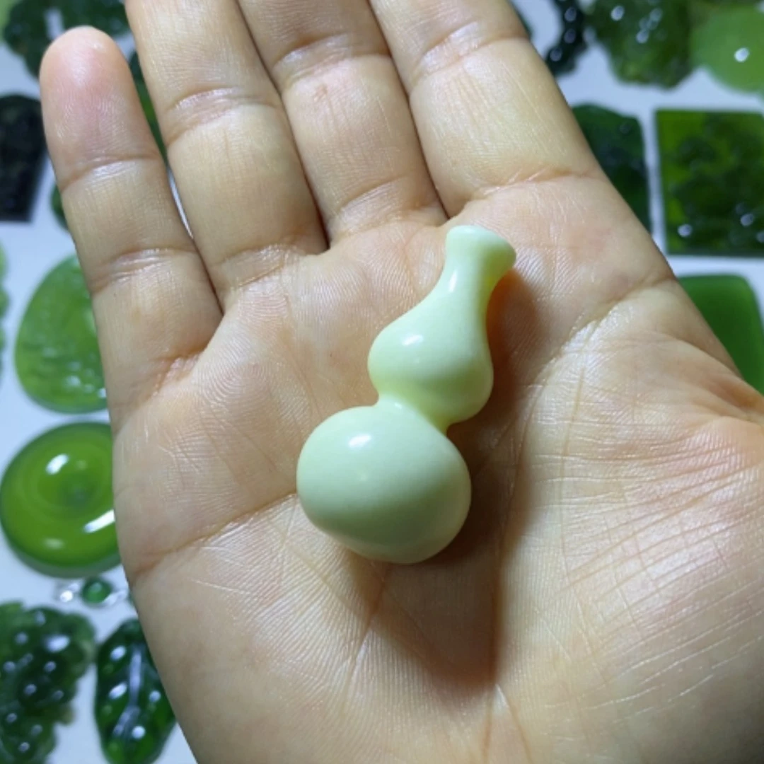 【闪购商品】未镶嵌蛇纹石玉颈饰
