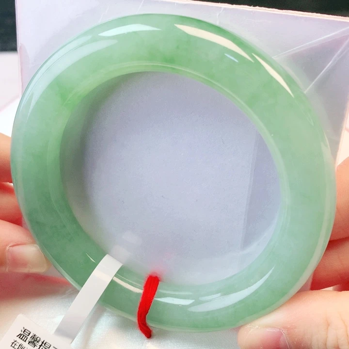 翡翠未镶嵌手镯56胖