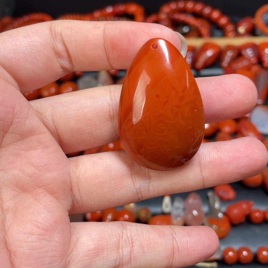 南红玛瑙未镶嵌颈饰2