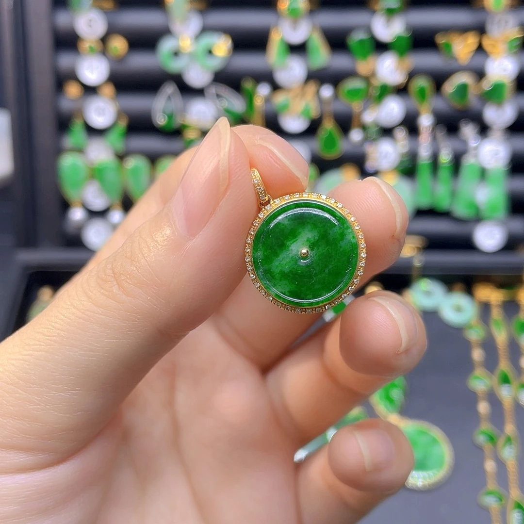 颈饰18K金镶嵌翡翠天然翡翠