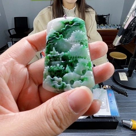 翡翠未镶嵌颈饰翡翠