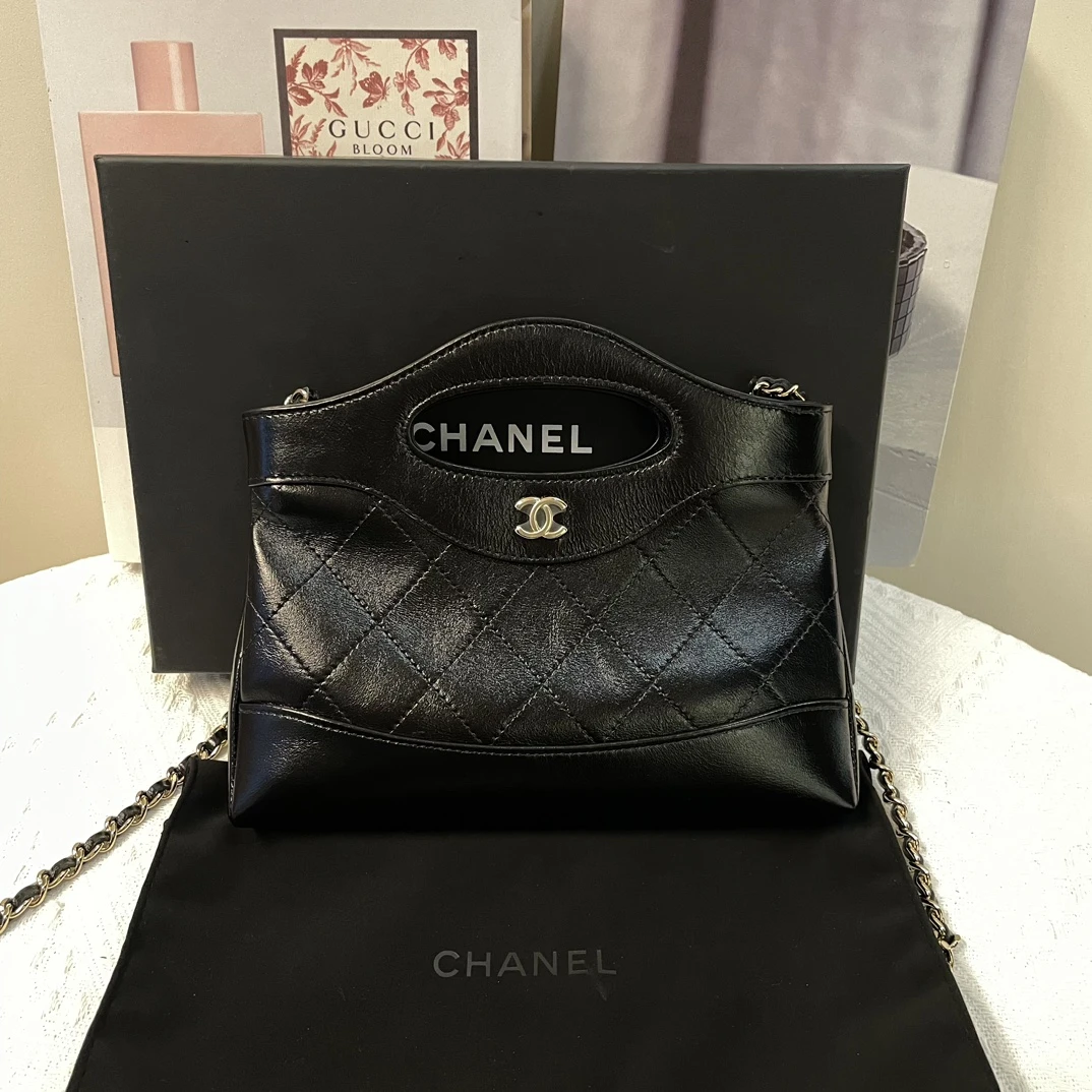 全新未使用 Chanel/香奈儿 24C 31bag nano黑金油蜡牛皮