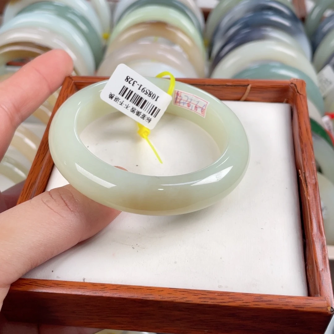 【闪购商品】和田玉手镯未镶嵌.50.5.19