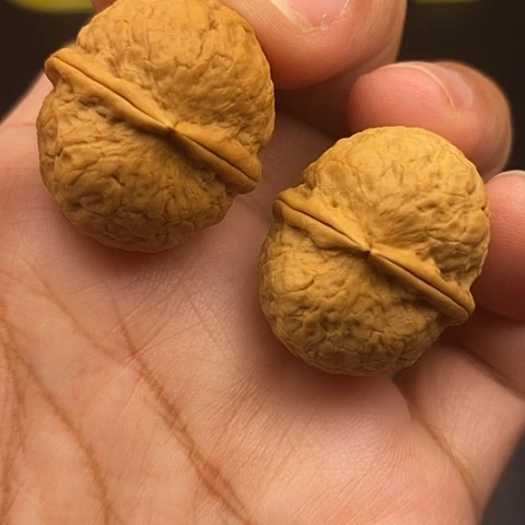 文玩核桃把件28尺鸽子蛋