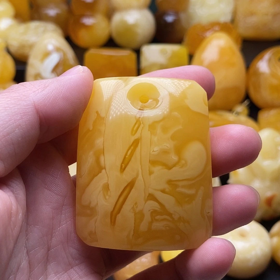 琥珀颈饰未镶嵌琥珀蜜蜡吊坠