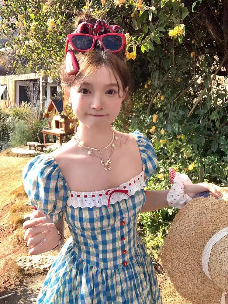 【爱乐之城】300斤特大码中长款方领格子收腰短袖女夏季法式裙子