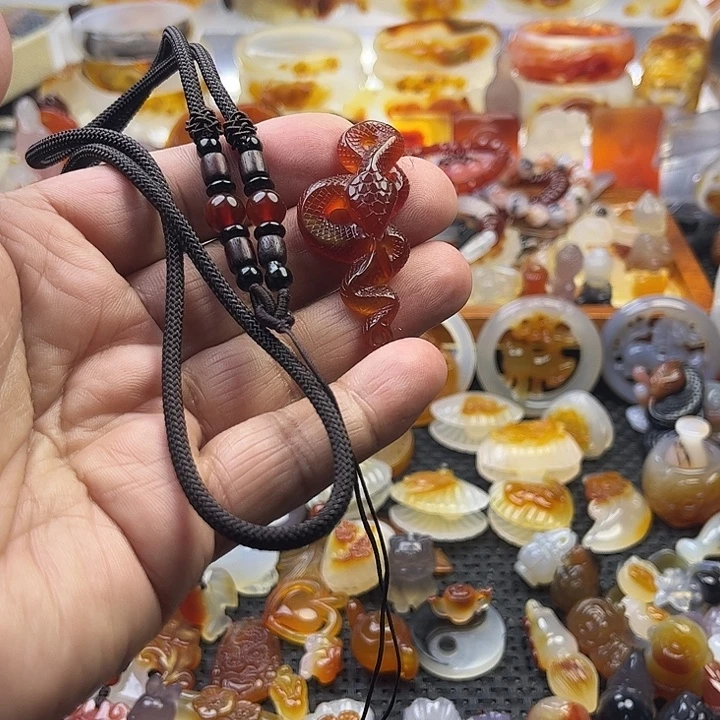 ****海玛瑙/玉髓未镶嵌颈饰