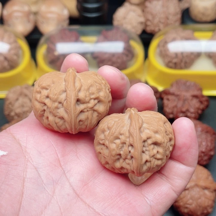 文玩核桃把件菩**开平谷元宝39×36×30