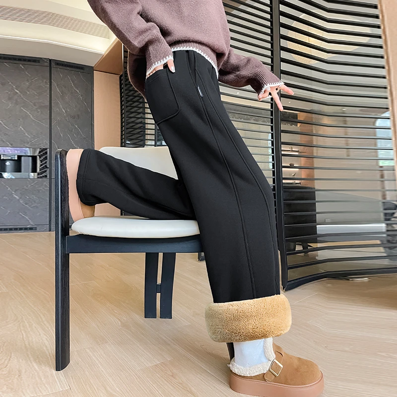 羊羔绒裤子女冬季2025新款运动直筒阔腿裤加绒外穿棉裤窄版香蕉裤