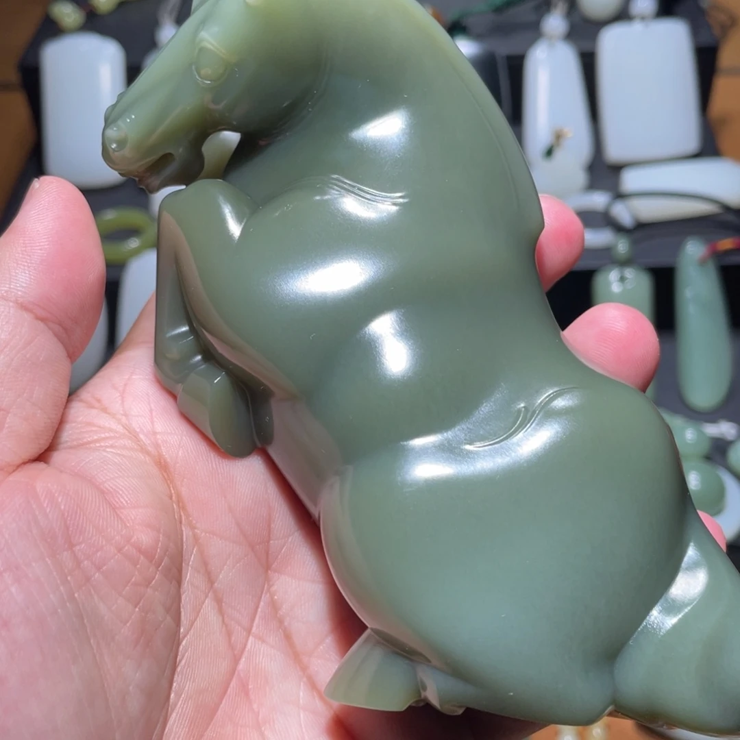 柒***哥和田玉未镶嵌颈饰