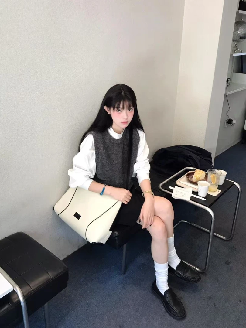 2025秋季新款韩系一整套复古松弛感圆领衬衫马甲慵懒休闲裤三件套