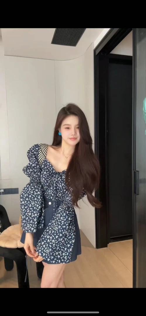 泡泡袖碎花衬衫收腰设计短款长袖小个子上衣