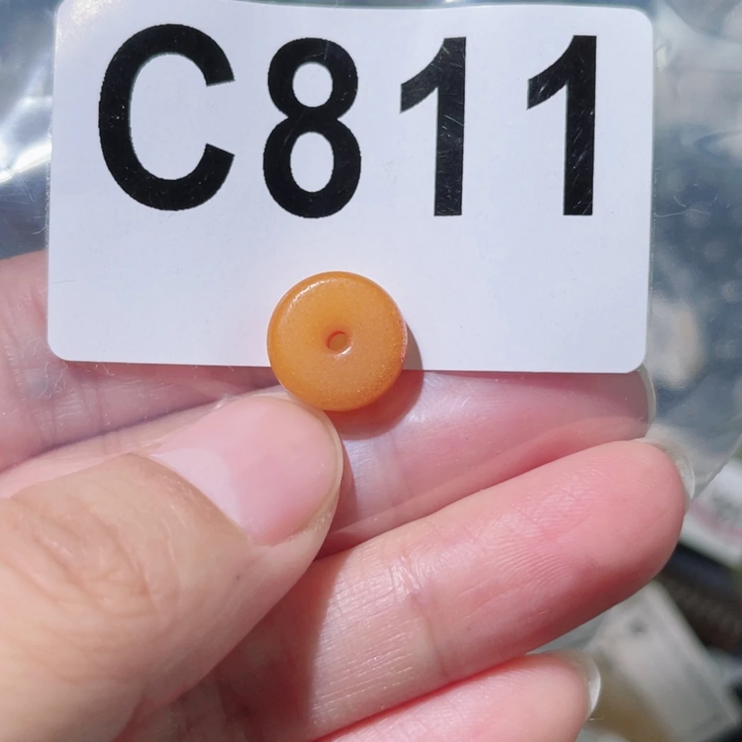 老***活琥珀未镶嵌颈饰琥珀