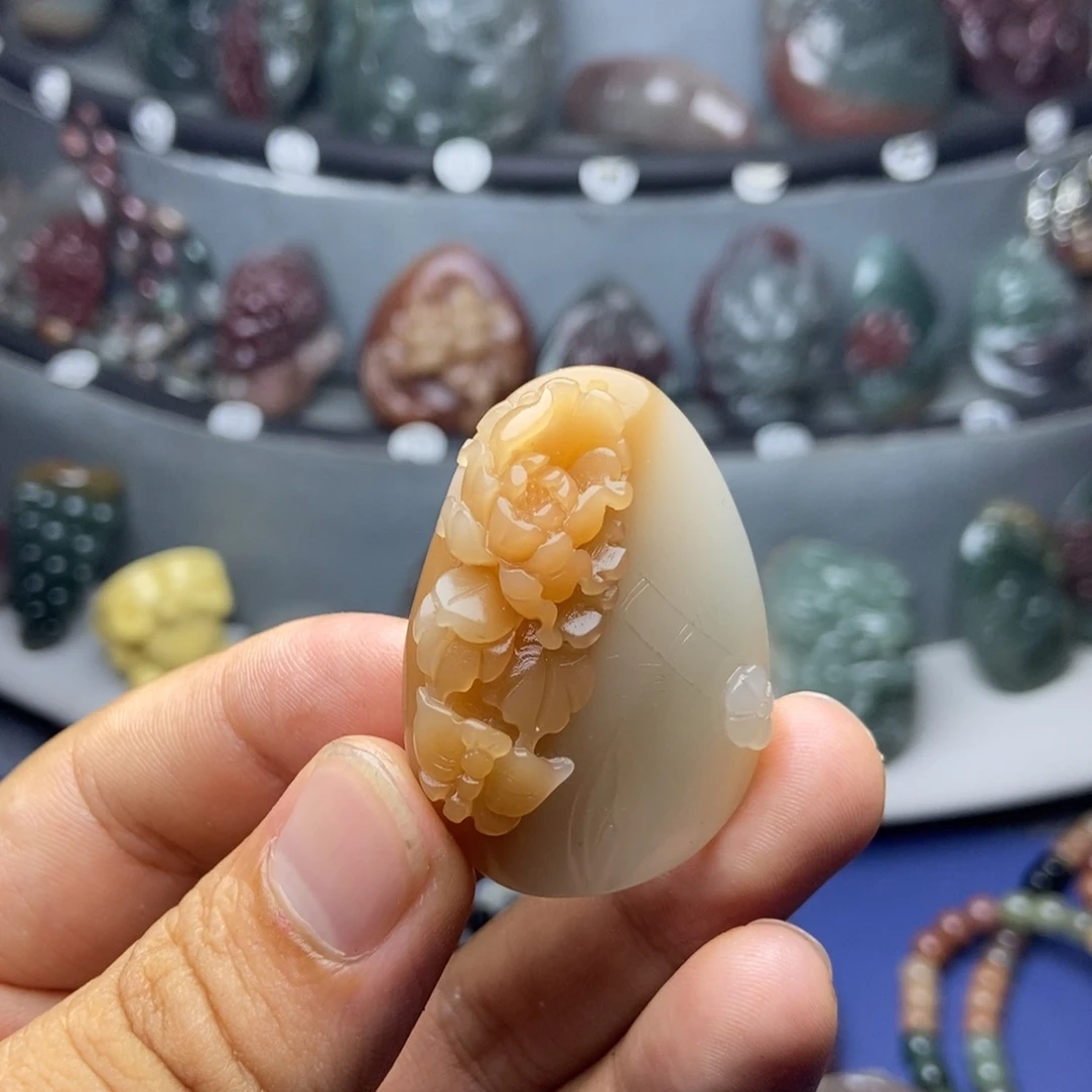 福***蝶未镶嵌颈饰玛瑙/玉髓