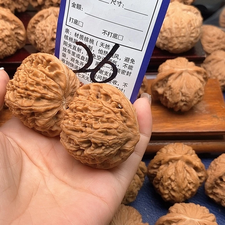 吊坠桃核水龙纹狮子头45