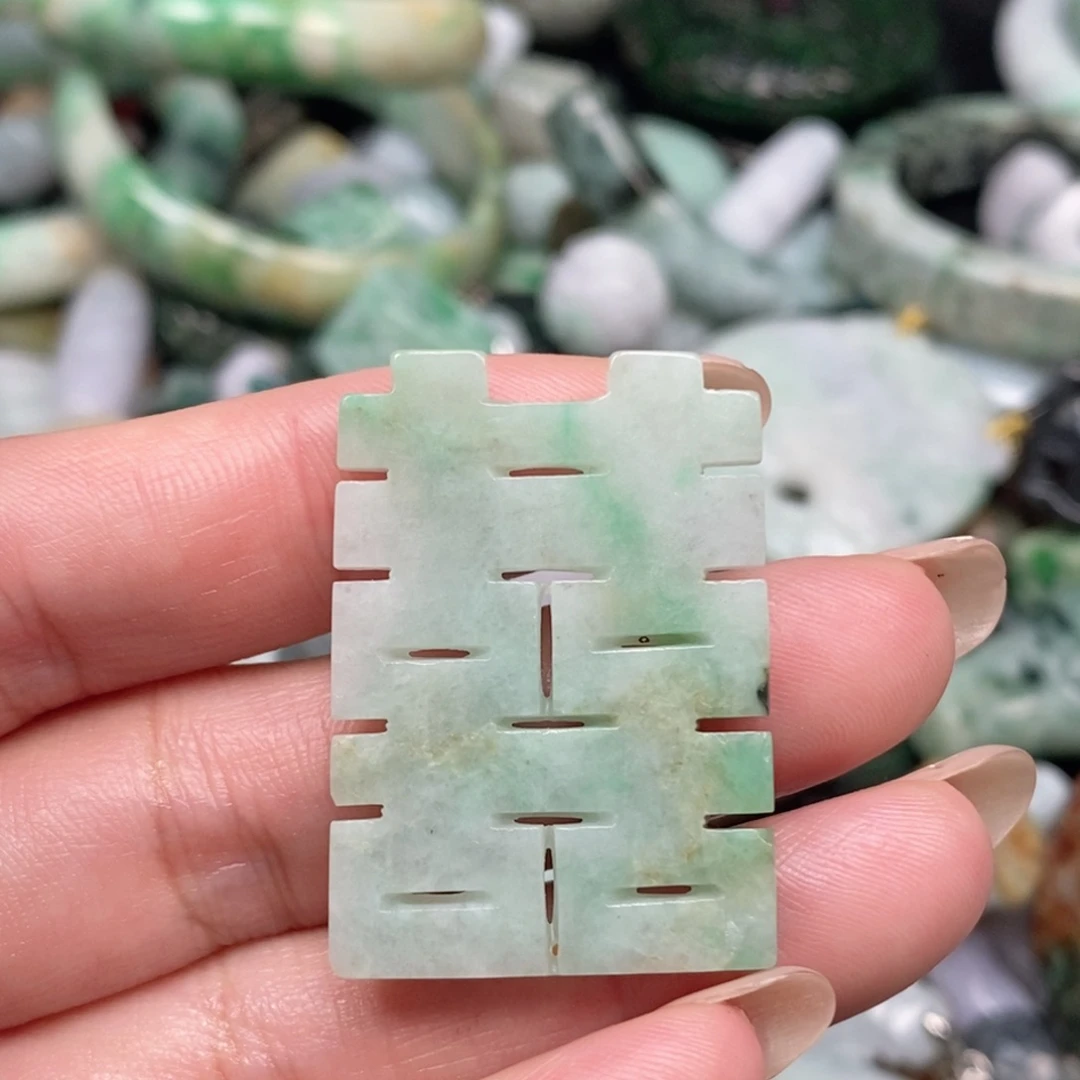 用***1翡翠未镶嵌吊坠(不含链)