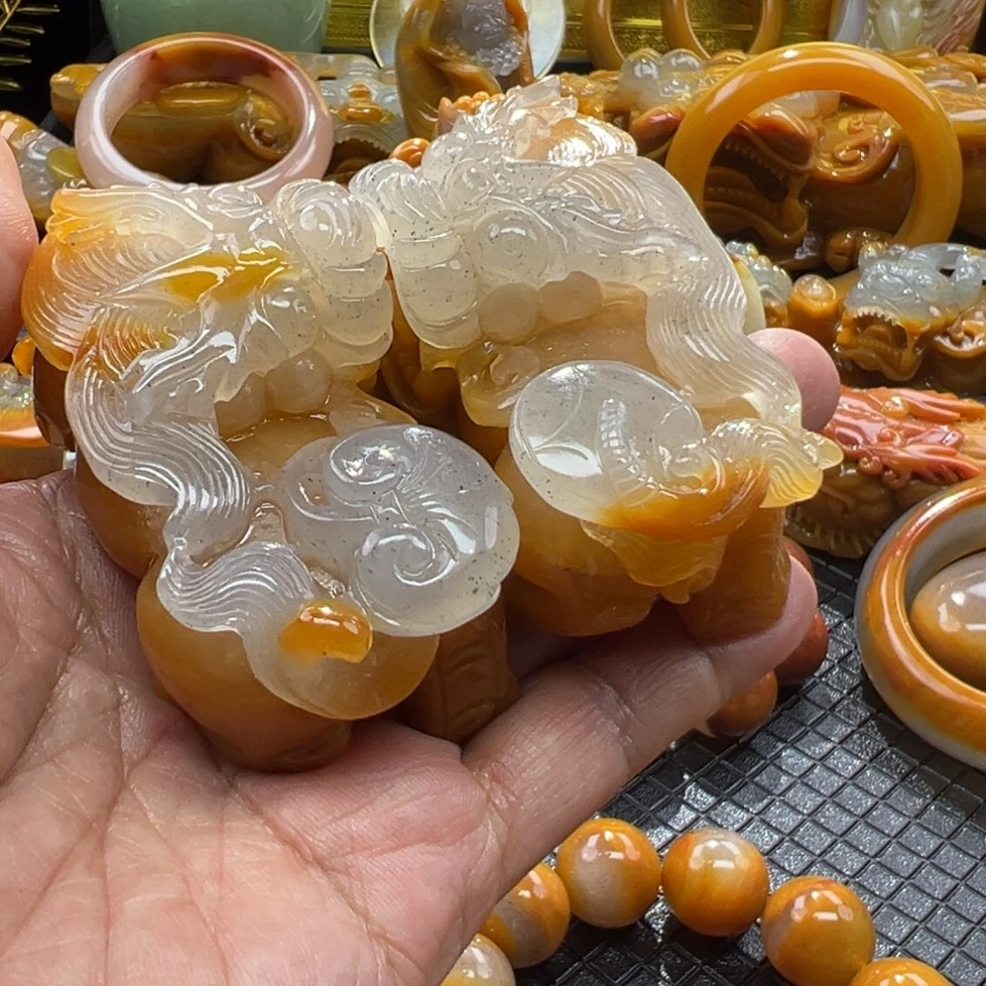石英质玉未镶嵌颈饰