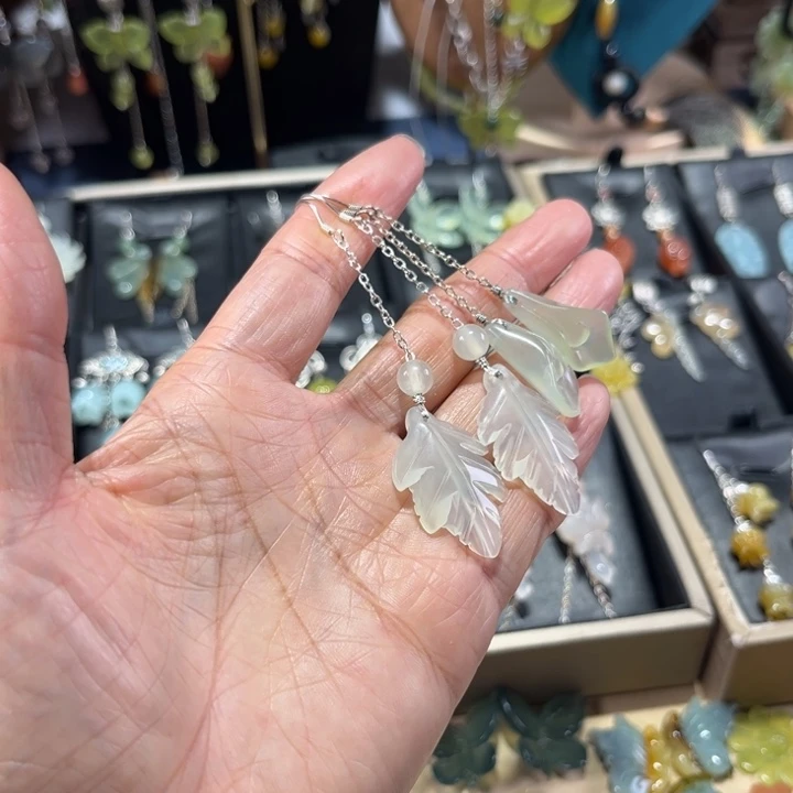 银S925镶嵌蛇纹石玉耳饰