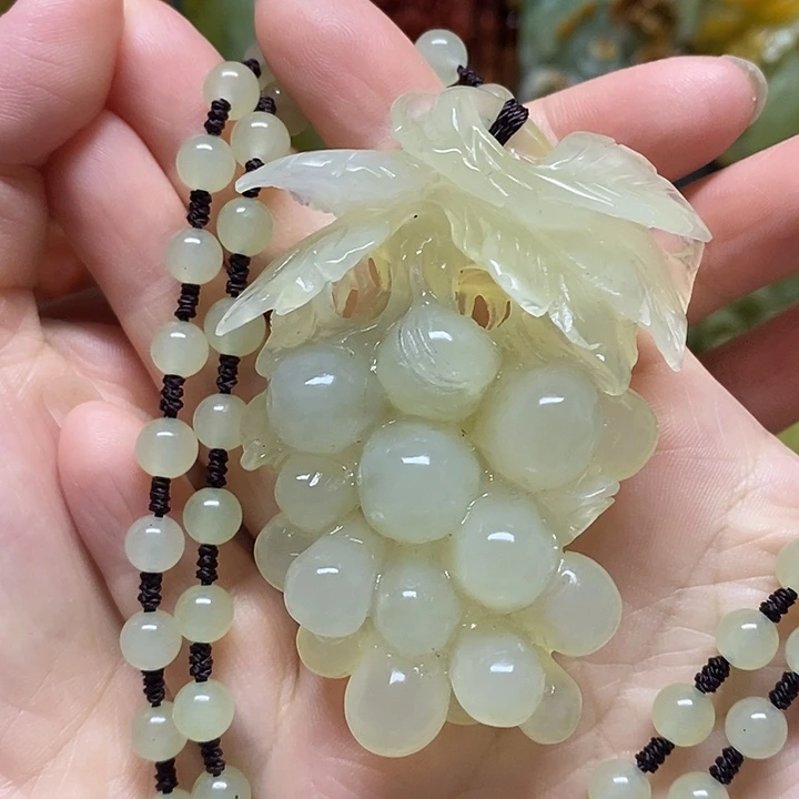 岫玉未镶嵌吊坠(赠链)