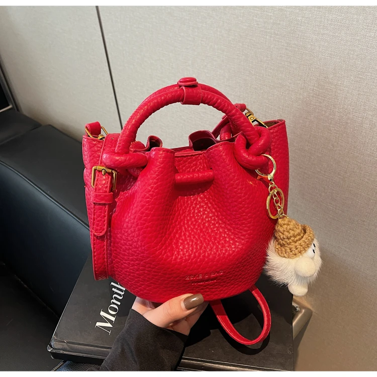 时尚百搭花朵小众水桶包单肩肩包洋气气质网红女士复古简约菜篮子