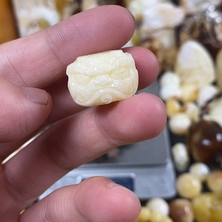 未镶嵌琥珀裸石我