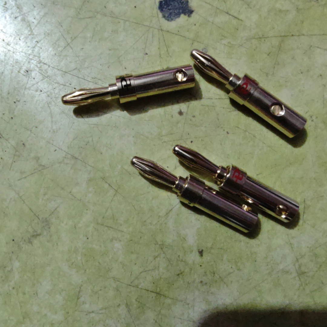音响端子，功放端子4个的价格，纯铜端子4个的价格。不挑颜色了。