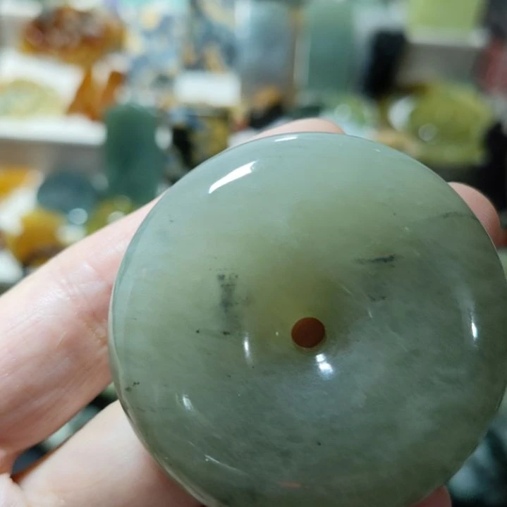 岫玉未镶嵌平安扣