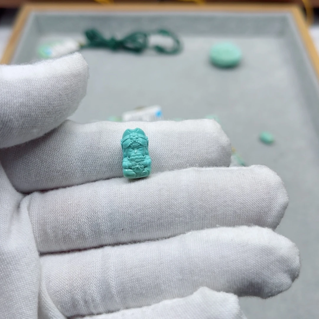 绿松石未镶嵌挂件