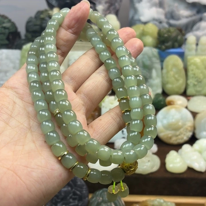 小***8和田玉未镶嵌颈饰