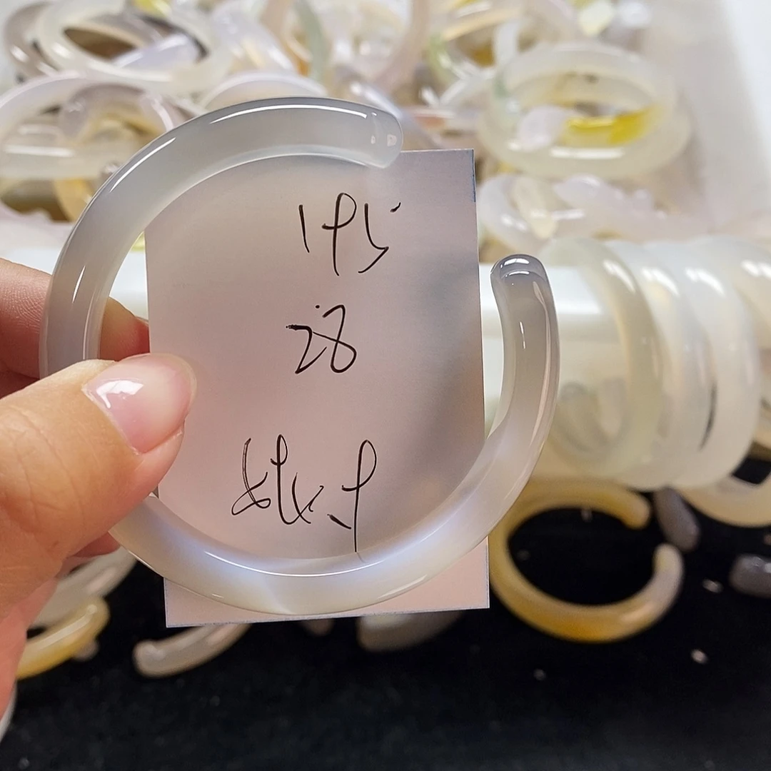 手镯玛瑙/玉髓未镶嵌195