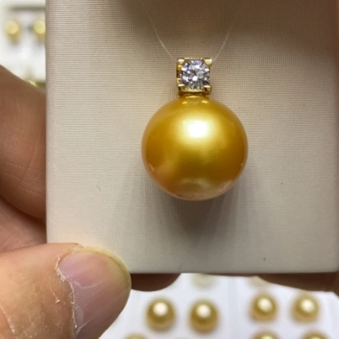 颈饰海水珍珠18K金镶嵌