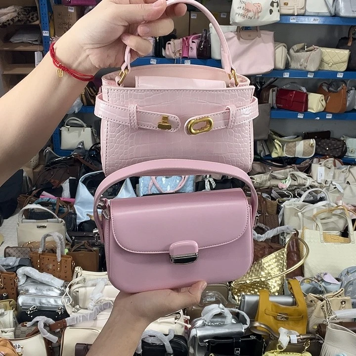 塑料L****ᯐ健健康康平平安安