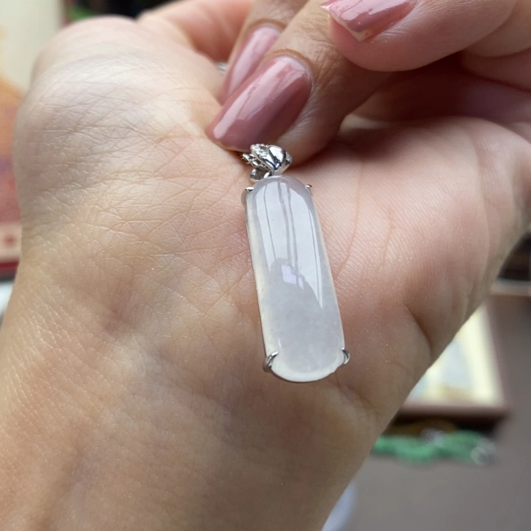 翡翠18K金镶嵌颈饰吊坠62