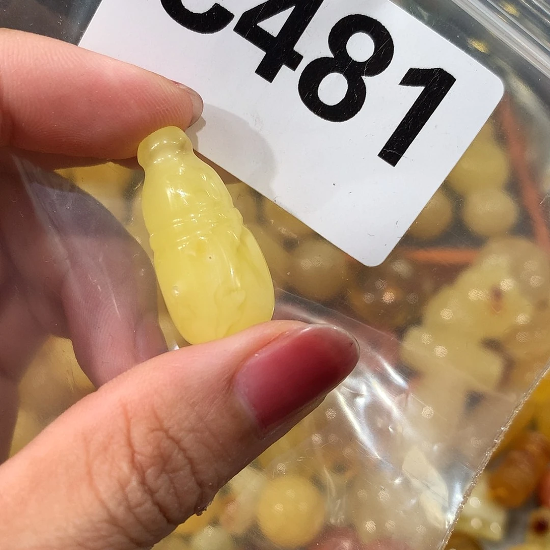 未镶嵌琥珀珠宝奇石