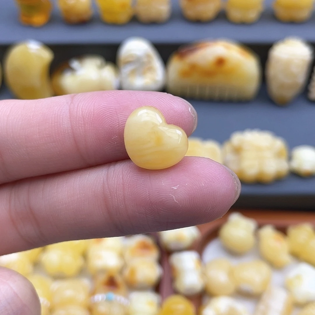 琥珀裸石未镶嵌蜜蜡