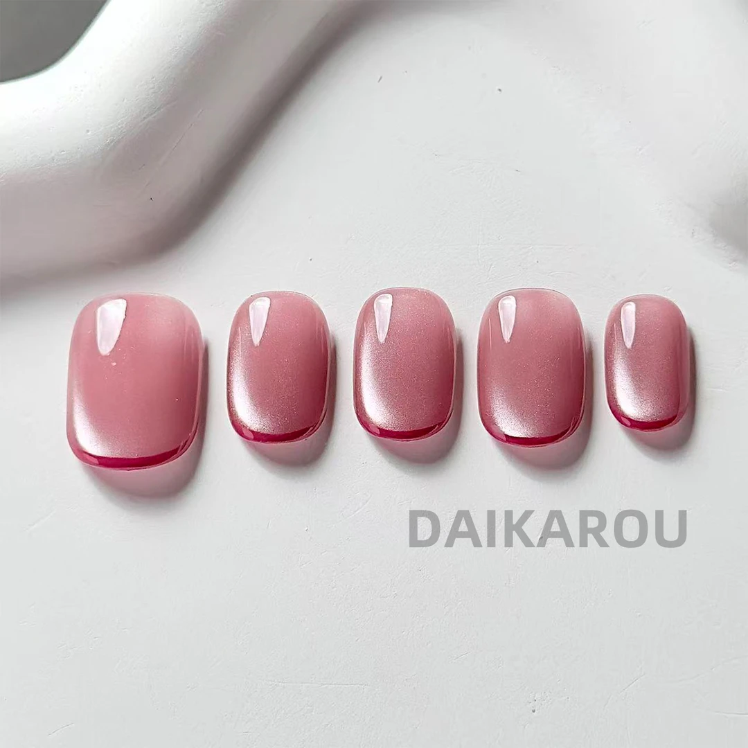 粉釉莓莓 黛卡柔 预售 哇擦么 新甲型 此度 短椭圆手工穿戴甲10片