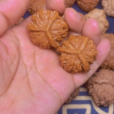 【闪购商品】文玩核桃吊坠.*.三棱36