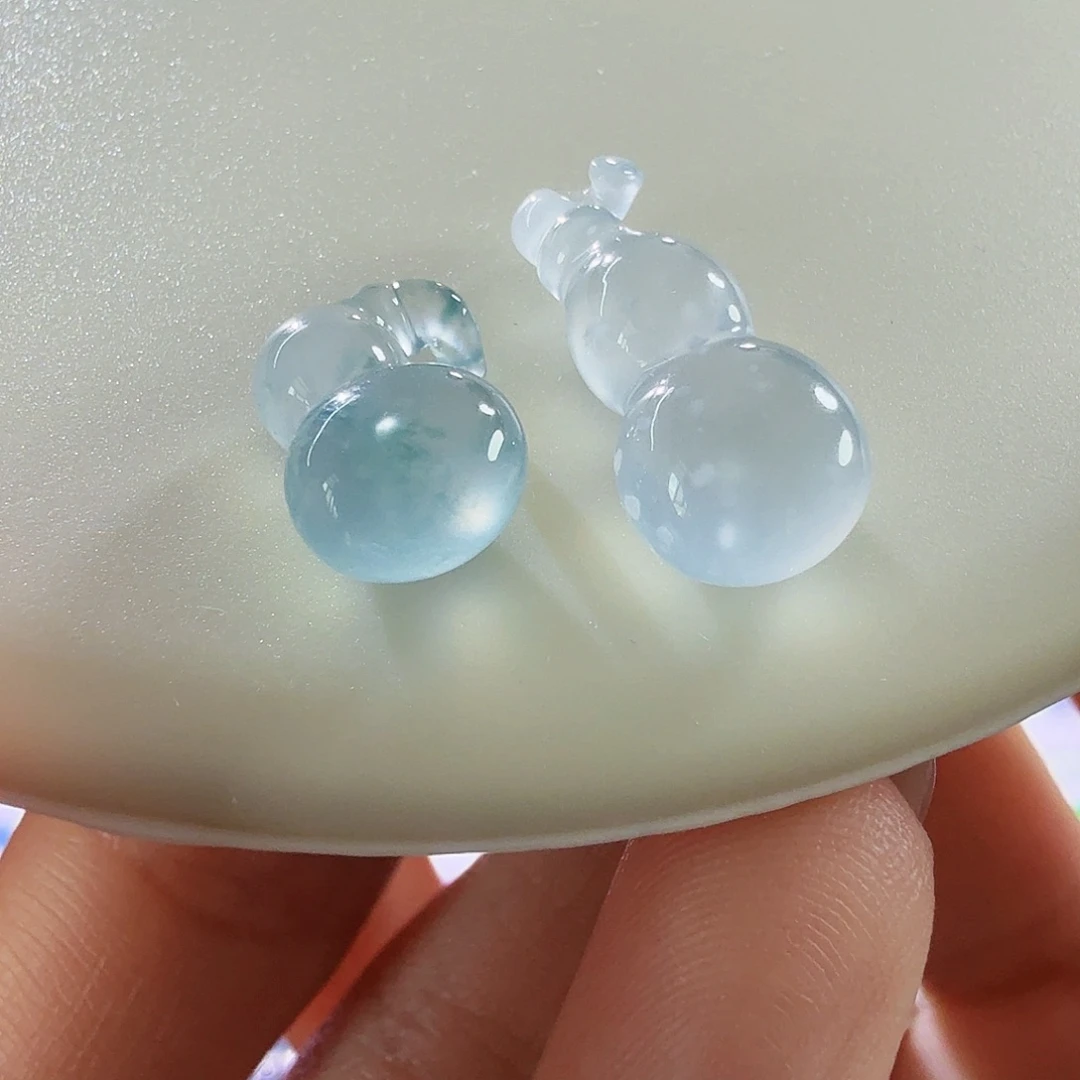 翡翠未镶嵌颈饰二选一