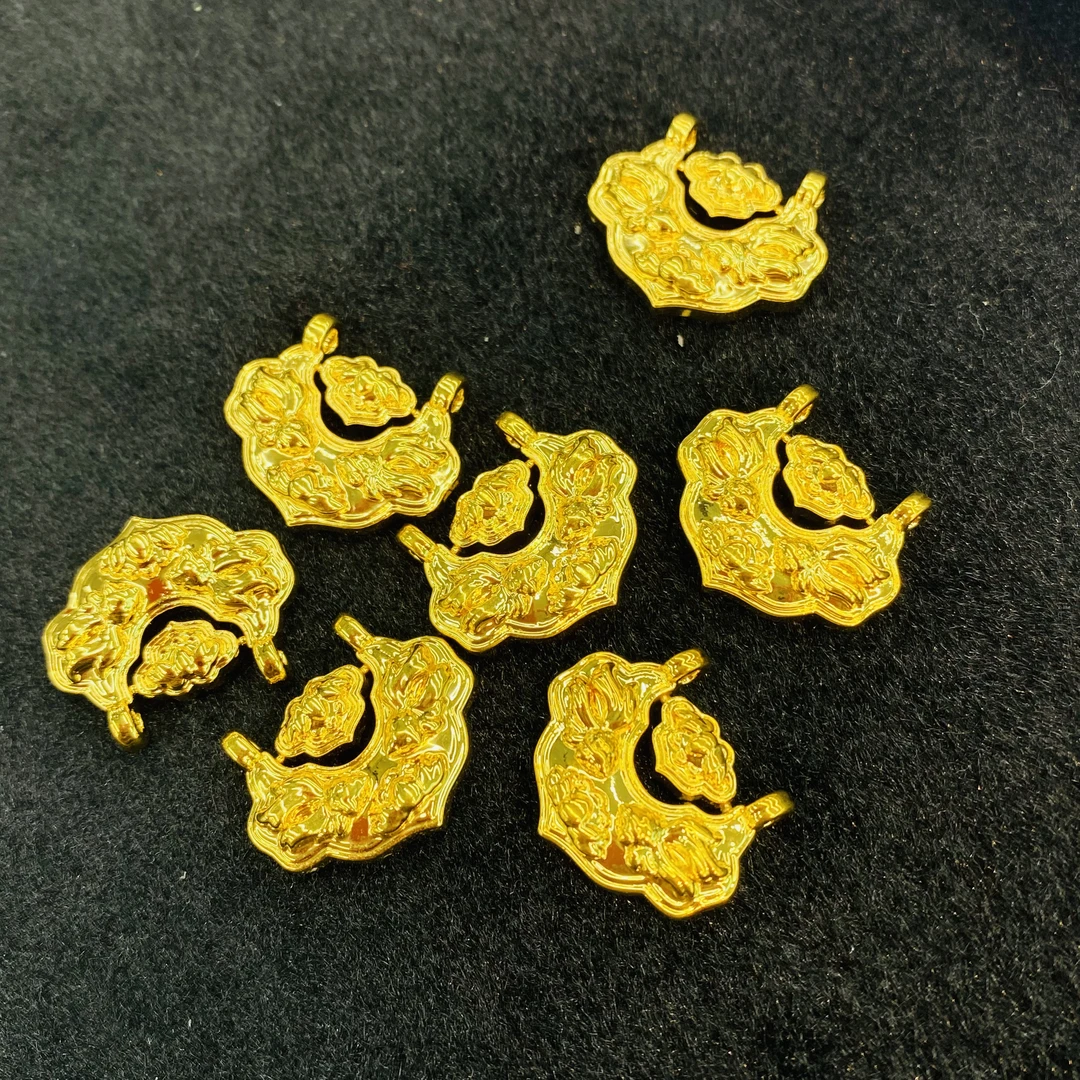 【创老板】精美设计锦鲤锁吊坠 赠链 -24 （一单发一