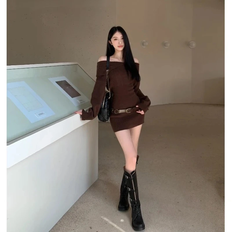 咖色一字肩针织连衣裙女装秋季露肩长袖毛衣裙子修身紧身包臀短裙