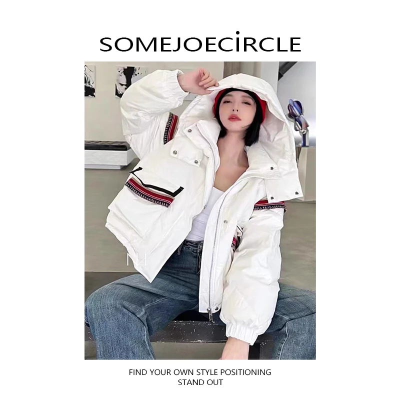 SOMEJOECIRCLE羽绒服25冬新款刺绣设计感轻薄羽绒连帽外套B297