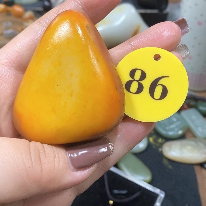 未镶嵌和田玉（糖玉）挂件