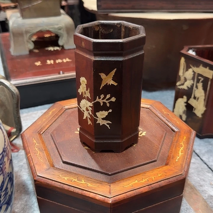 虞***冬香榧木红木笔筒一个一个